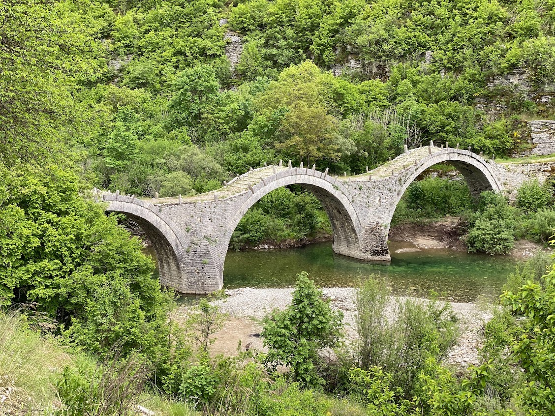 Die Steinbogenbrücken in Epirus